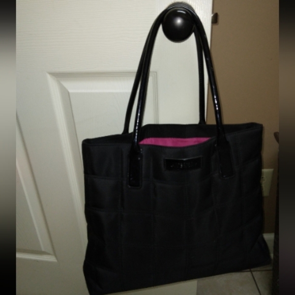 Vintage Givenchy excellent conditionInterior and exterior except wear on handles - Picture 1 of 3